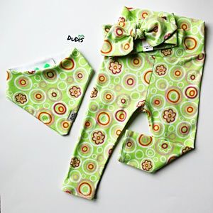 Baby leggings, headband and bib set